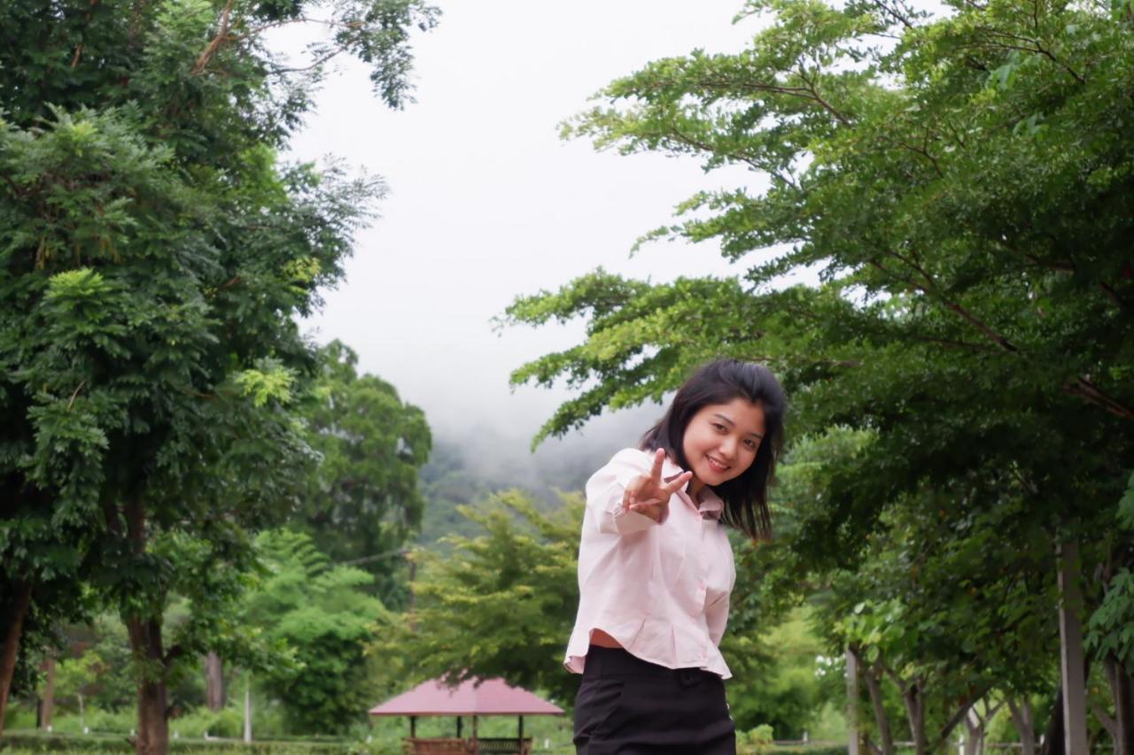 Baan Rai Pray Rung Kaeng Krachan Ban Tha Ling Lom Exterior photo
