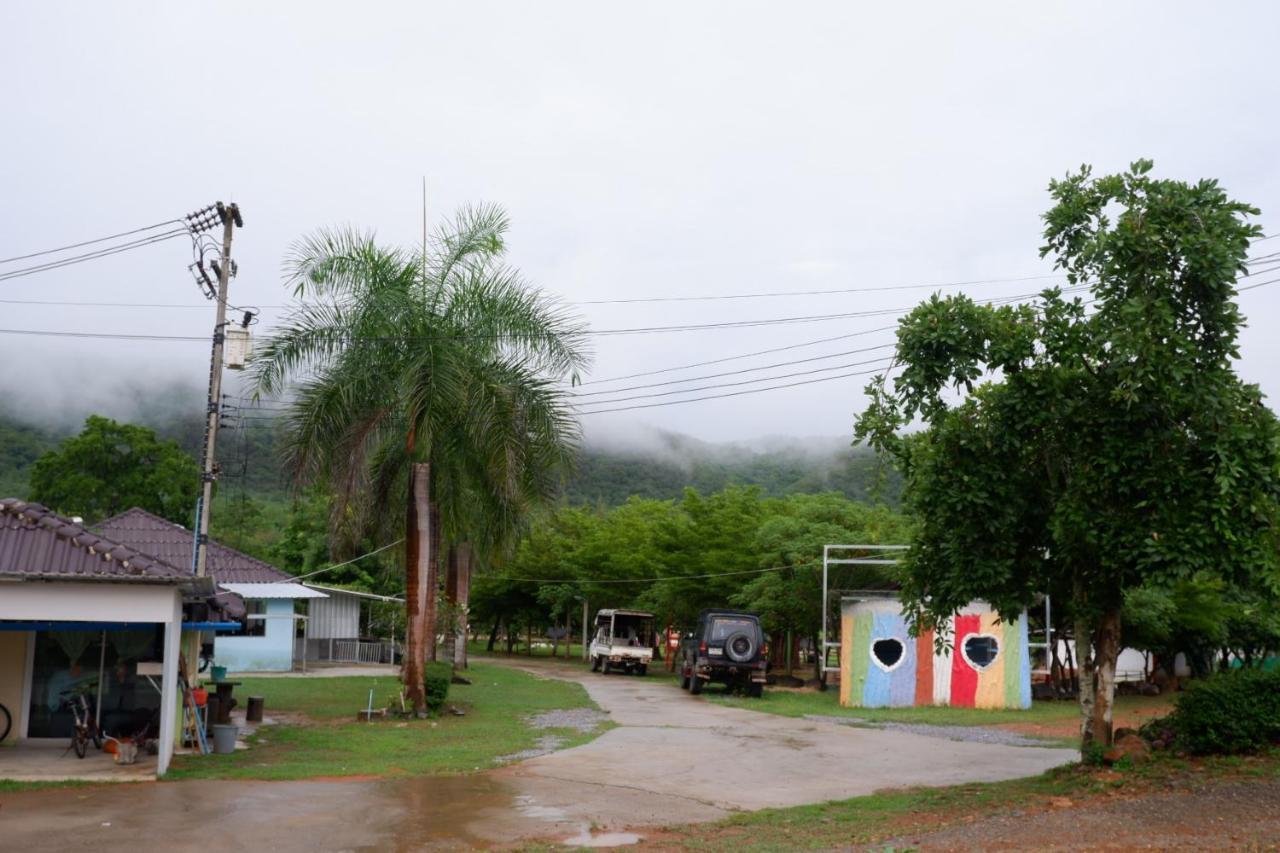 Baan Rai Pray Rung Kaeng Krachan Ban Tha Ling Lom Exterior photo
